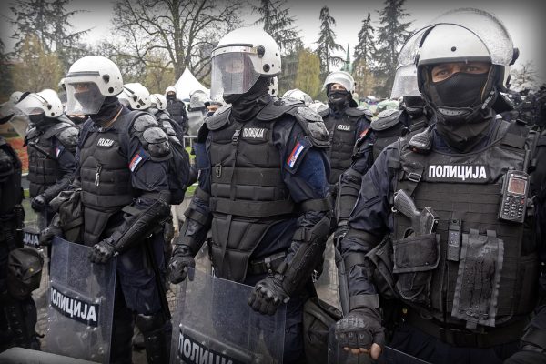 Policijska-ovlašćenja-i-prekomerna-upotreba-sile